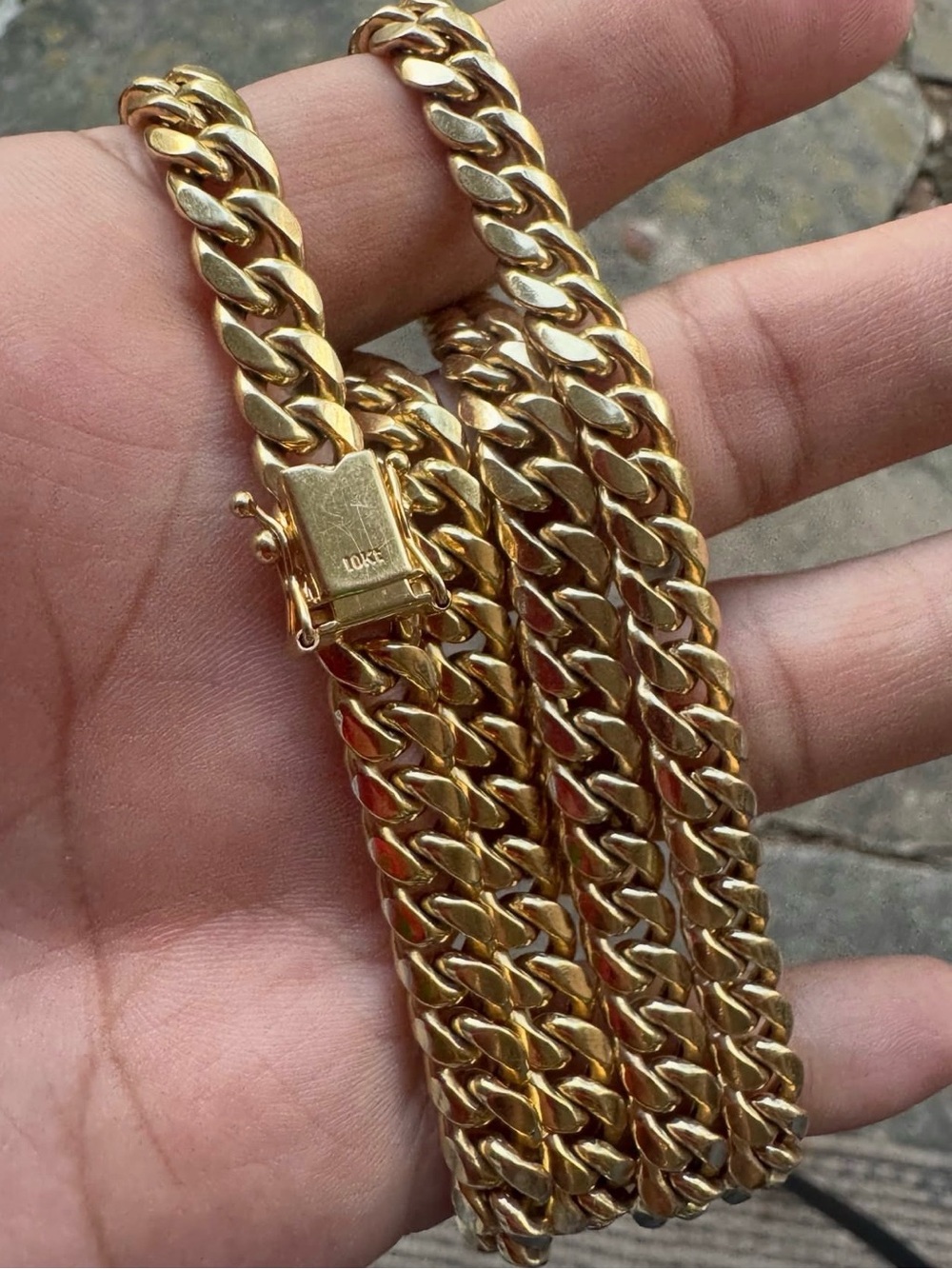 Chunky 10k yellow Gold Cuban Link Chain Necklace 35.4 g 26”